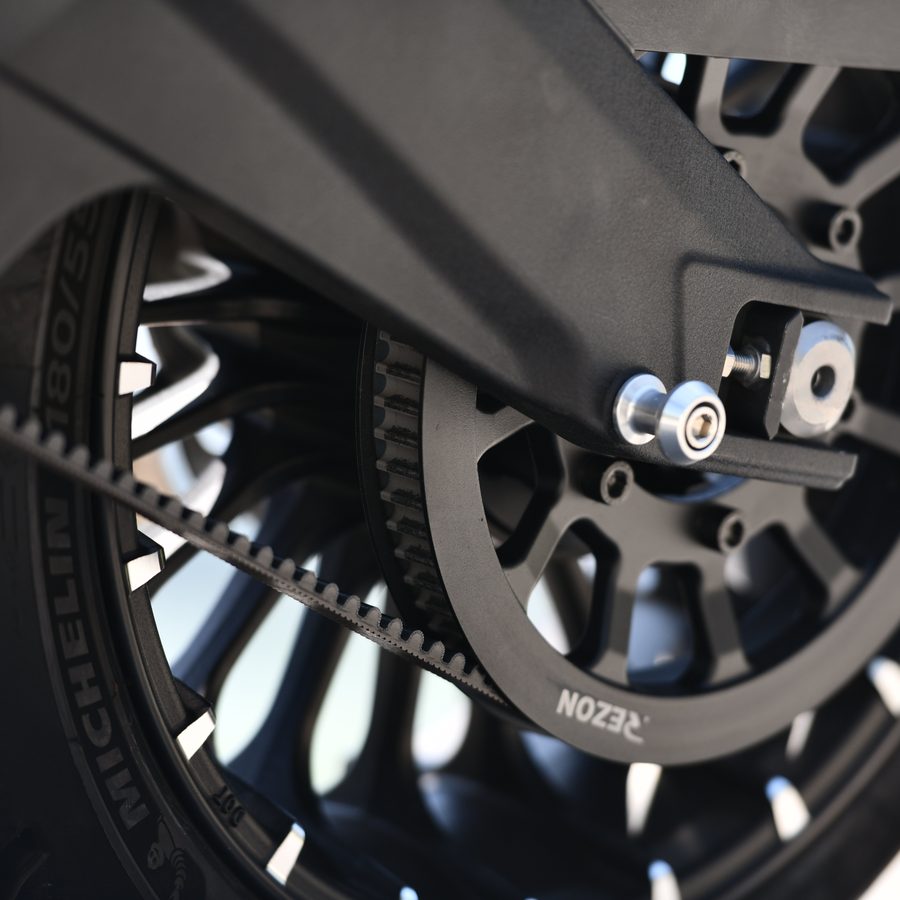 Toothed belt final drive and Rezon rear pulley