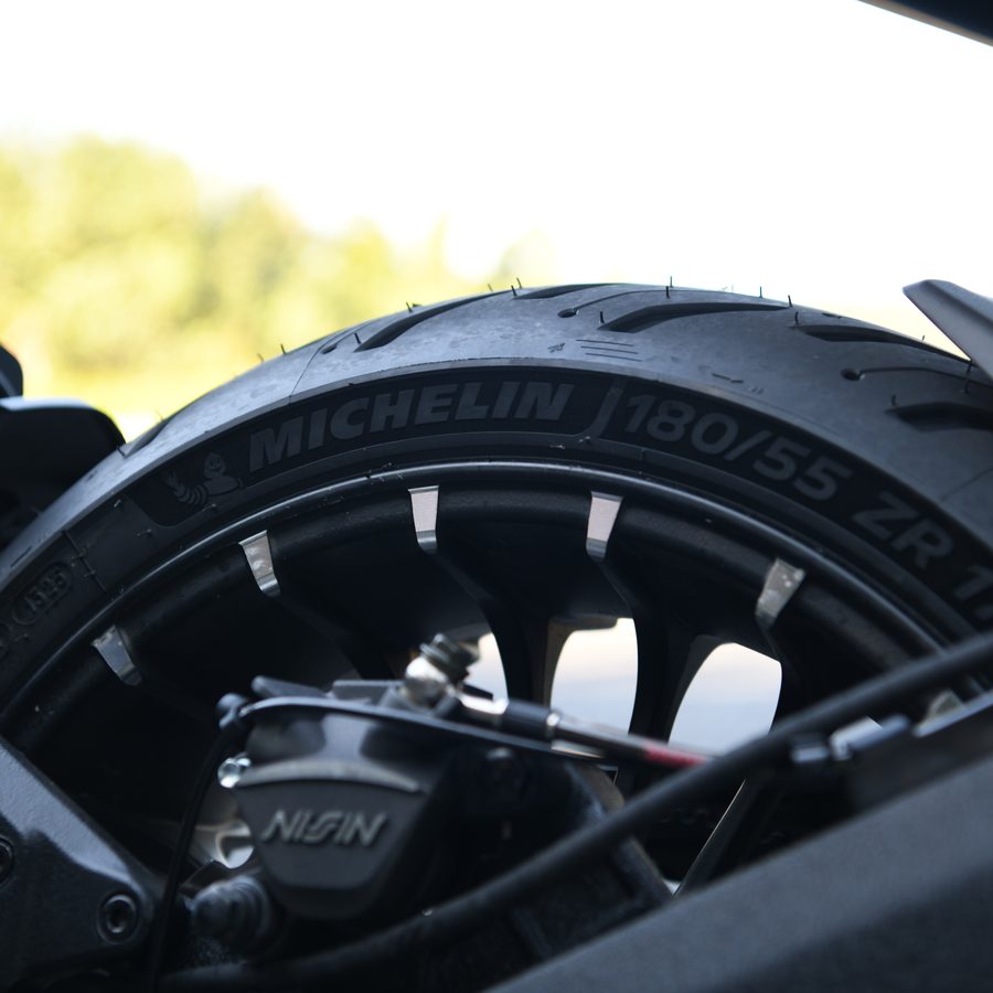 Michelin 180/55 ZR17 rear tyre and Nissin brake caliper